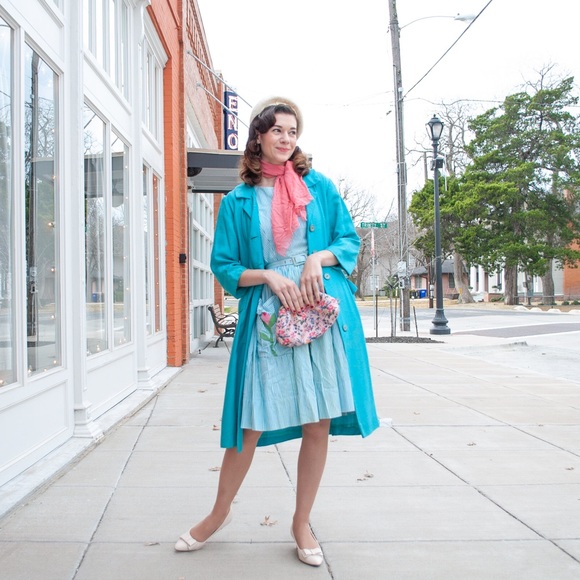 ✨Meet your Posher, Lauryn ✨ - Picture 5 of 5